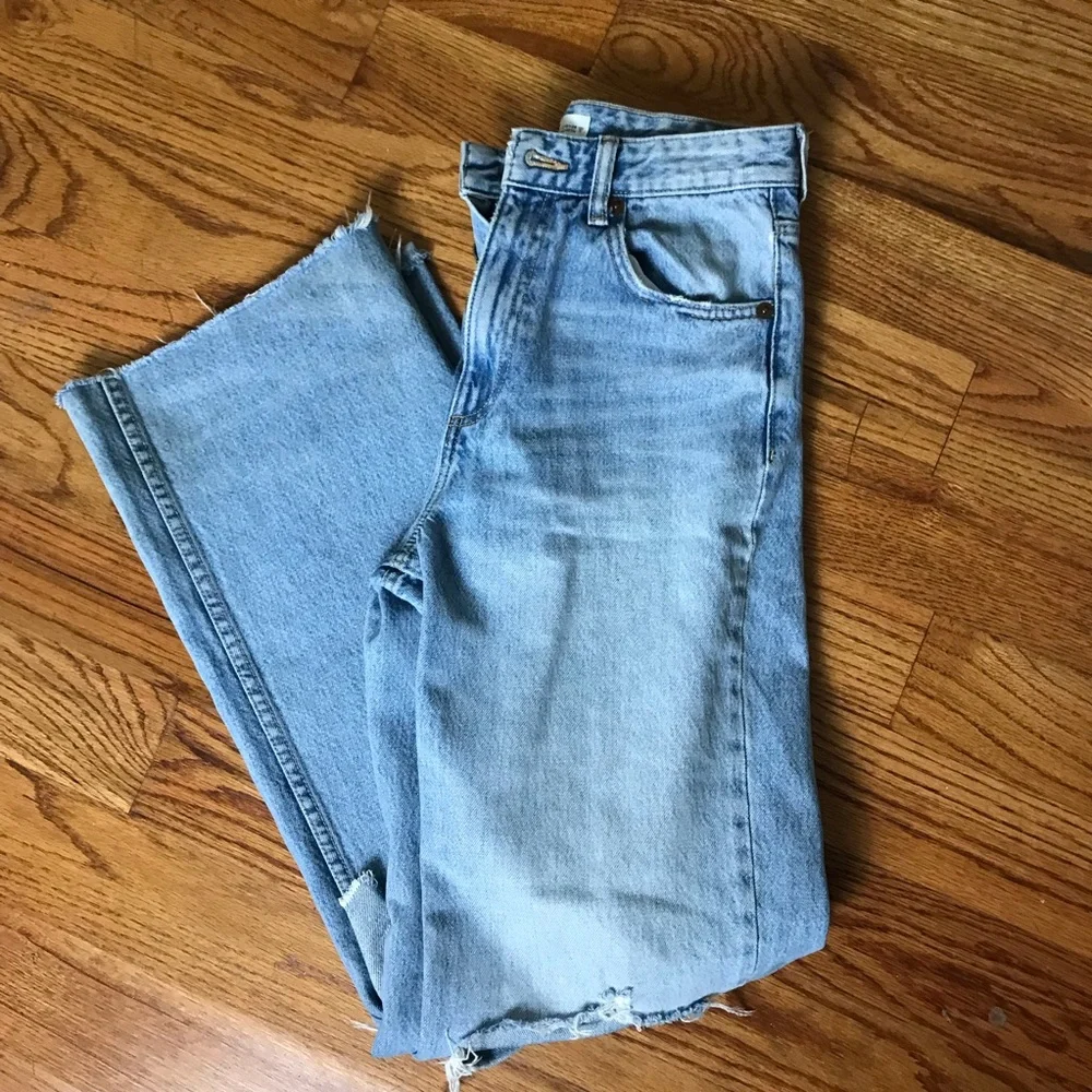 Zara Light Blue Distressed Women's Jeans - Picture 2 of 10
